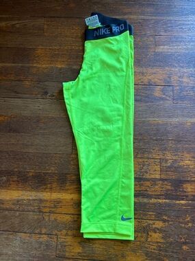 Nike Neon Green 3/4 leg Performance Leggings with Black Waistband